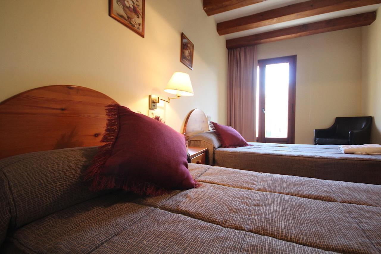 Hostal Centre Del Montsec Llimiana Εξωτερικό φωτογραφία