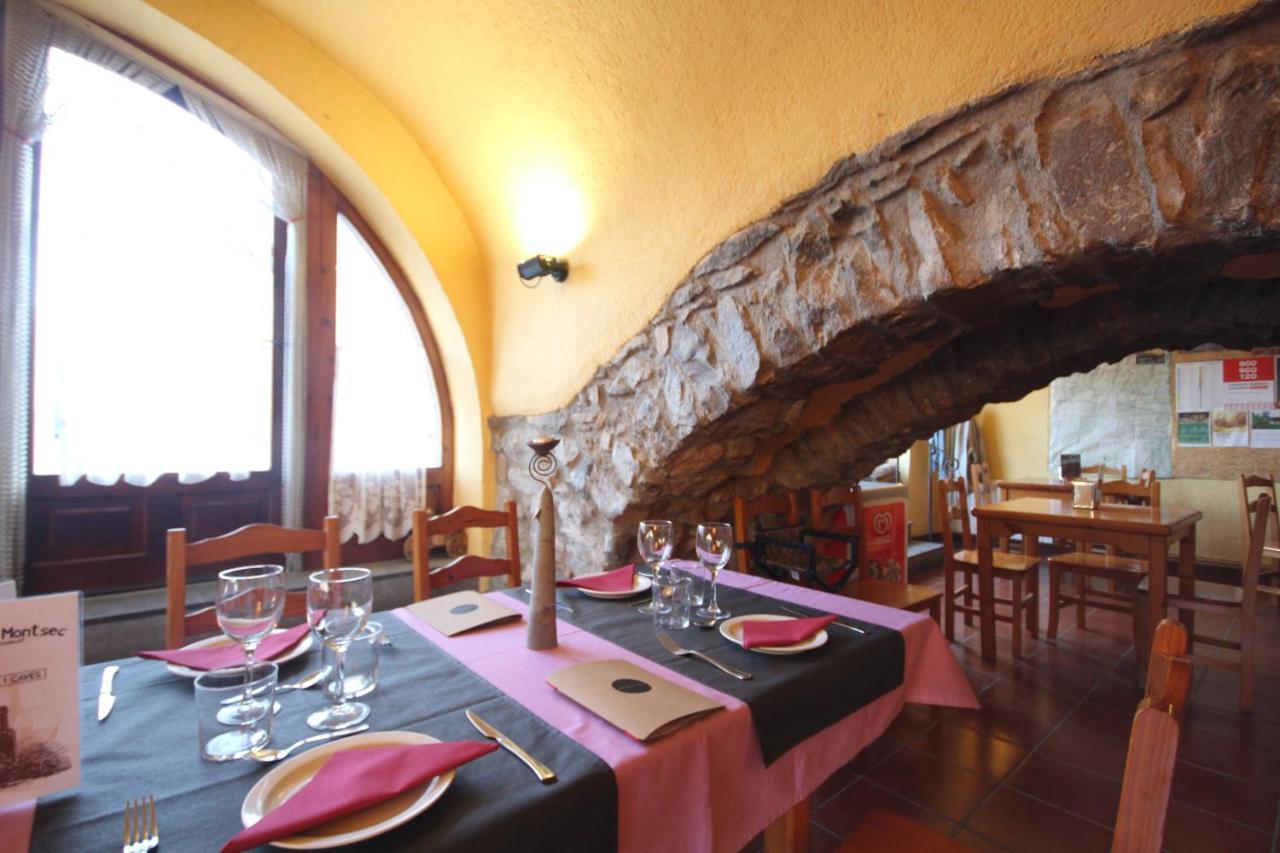Hostal Centre Del Montsec Llimiana Εξωτερικό φωτογραφία